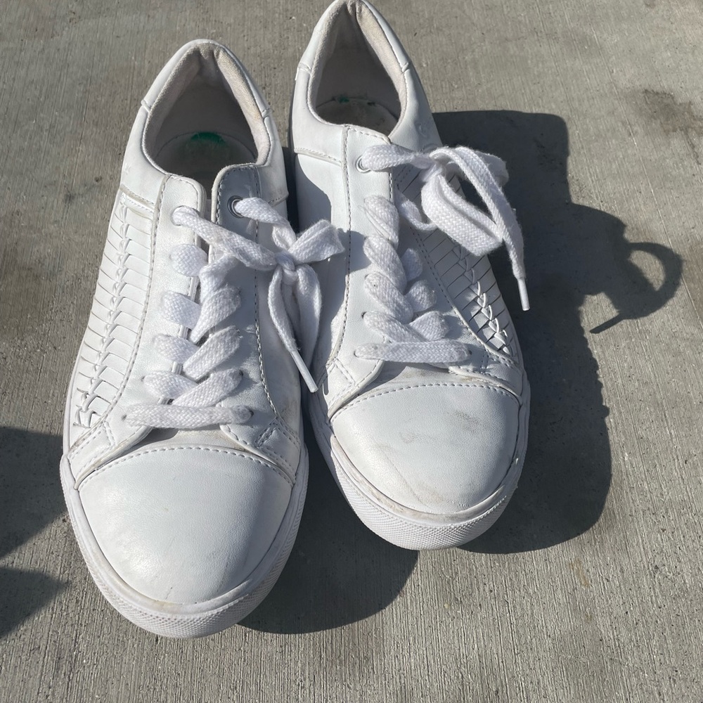 White guess shoes size 8